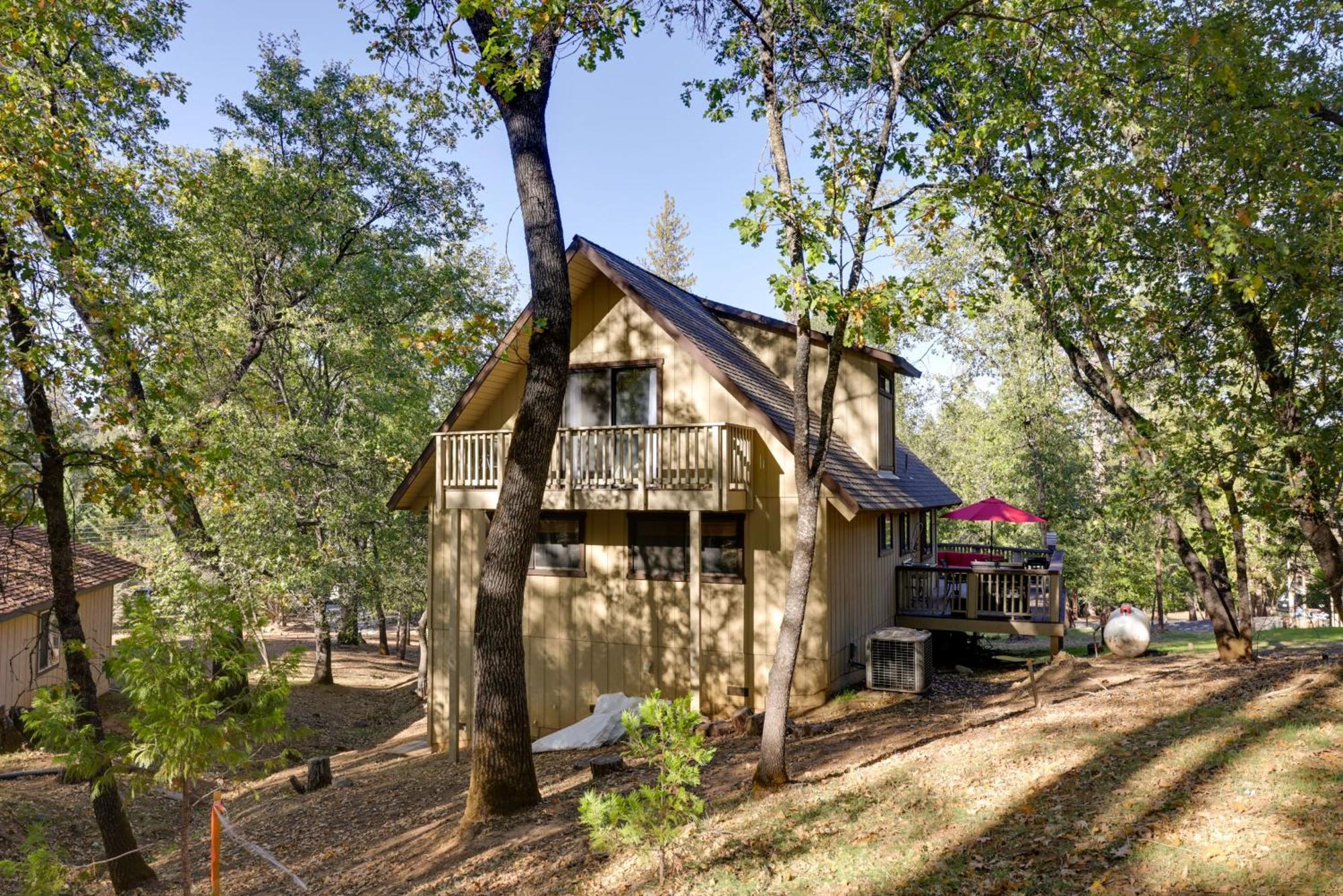 Spacious Groveland Cabin With Wraparound Deck! Екстериор снимка